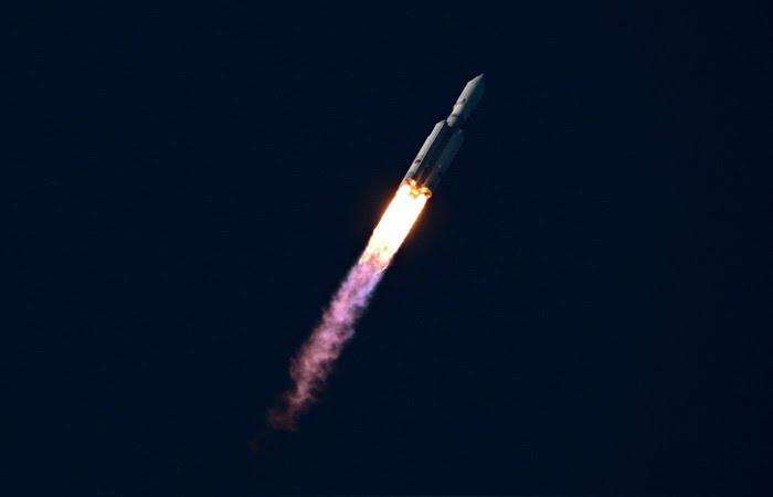 ЕСТЬ ЗАПУСК! Ракета-носитель "Ангара-А5" с аппаратами на борту успешно стартовала с космодрома Плесецк. Источник: МО РФ #времявперёд