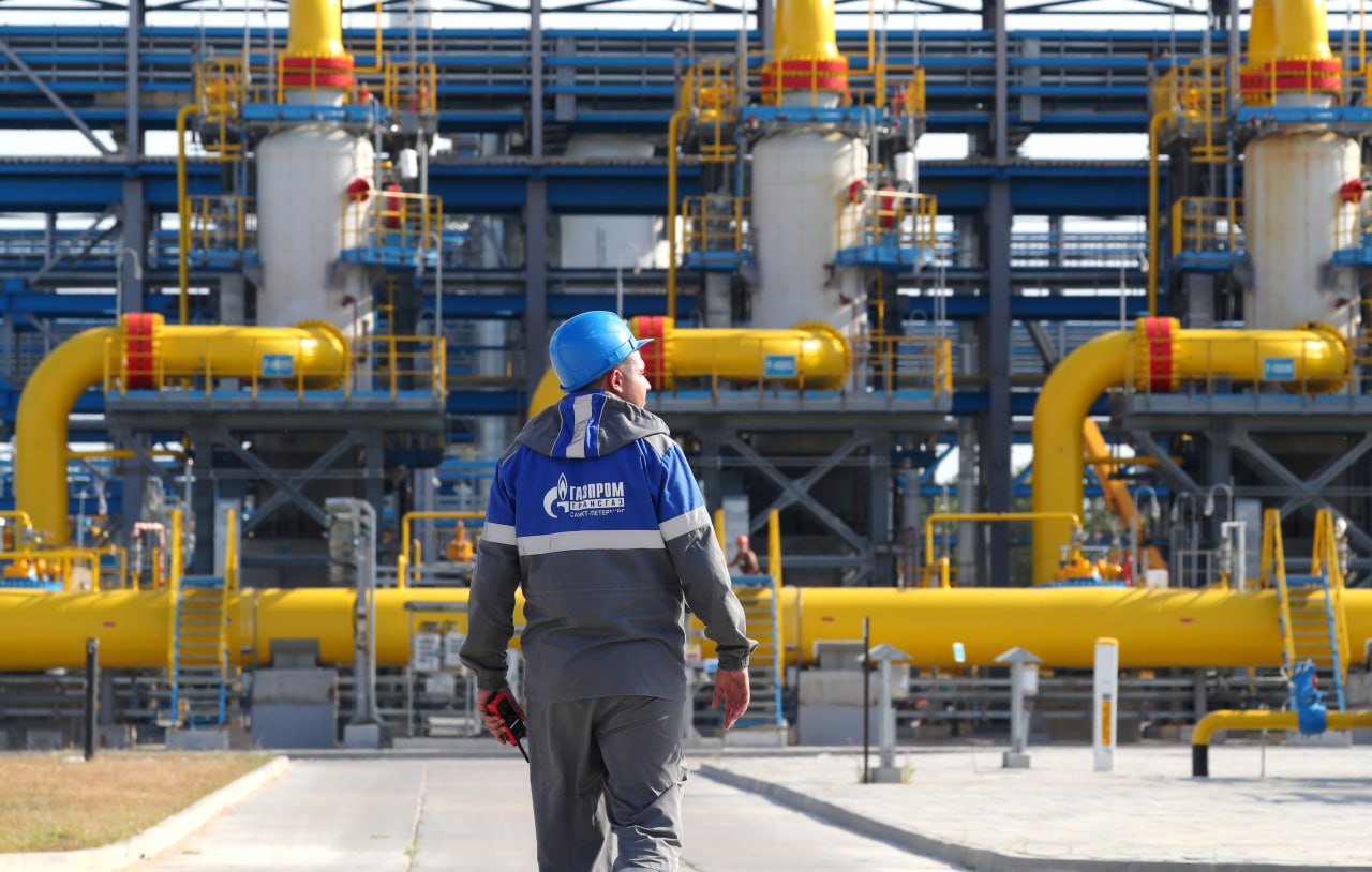Президент РФ продлил разрешение иностранцам оплачивать газ не только через «Газпромбанк» Президент России Владимир Путин продлил до 1 октября 2025 года разрешение для иностранцев оплачивать российский газ не только через Газпромбанк, но и через другие банки. Это следует из указа главы государства. Документ опубликован на официальном интернет-портале правовой информации. Указ вступает в силу со дня опубликования. Предыдущее подобное разрешение было опубликовано 28 марта 2025 года и действовало до 1 июля 2025 года. ↘ Подробнее на нашем сайте: v.aa.com.tr/3613454 24/7 в сутки с Агентством «Анадолу»