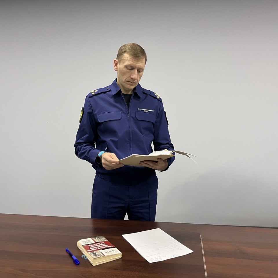 По иску прокурора в пользу ребенка пострадавшего от укуса собаки взыскана компенсация морального вреда  Минераловодская межрайонная прокуратура провела проверку исполнения законодательства об ответственном обращении с животными Установлено что в апреле прошлого года 5 летняя девочка в селе Побегайловка подверглась нападению бездомной собаки С укушенной раной малолетняя доставлена в медицинское учреждение где ей оказана медицинская помощь Обязанность по отлову безнадзорных животных возложена на орган местного самоуправления которым действенные меры по решению данной проблемы на территории Минераловодского округа не приняты В этой связи прокурор обратился в суд с иском о взыскании с муниципалитета в пользу ребенка компенсации морального вреда Требования прокурора судом удовлетворены в пользу потерпевшей взыскано 30 тыс рублей Фактическое исполнение решения находится на контроле прокуратуры   Сайт Тelegram ВК Обратиться в прокуратуру