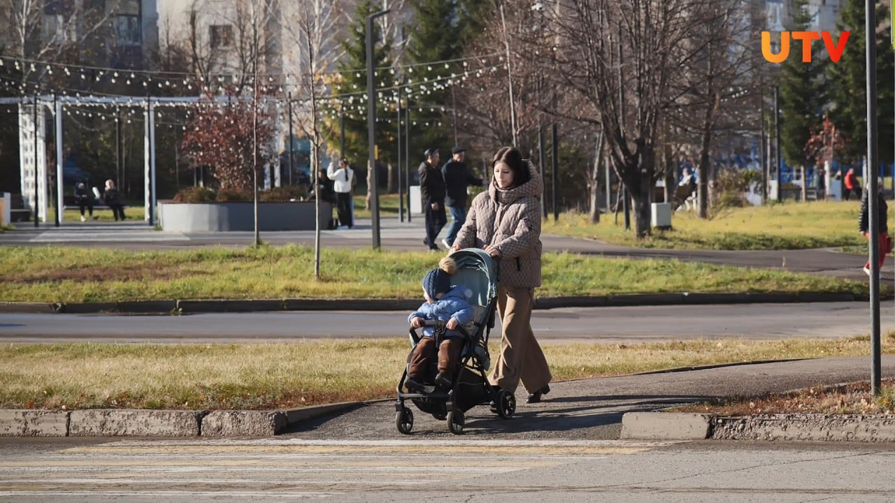 В Башкирии предложили ввести студенческий маткапитал для матерей студенток Новую меру поддержки молодых семей рассмотрят на заседании Госсобрания 30 октября Законопроект предполагает выплату 100 тыс рублей при рождении первого ребенка Право на получение средств предлагается предоставить обучающимся очной формы в возрасте до 24 лет осваивающим первую образовательную программу Инициатива направлена на помощь молодым родителям совмещающим учебный процесс с воспитанием детей Подписывайтесь на UTVugRB
