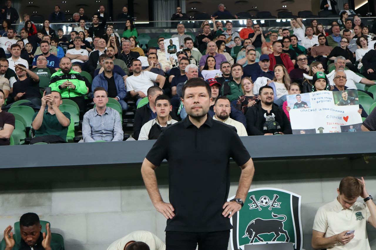 Мурад Мусаев стал лучшим тренером РПЛ в октябре по мнению экспертов Несмотря на то что Фабио Челестини ЦСКА выиграл в голосовании болельщиков а комментаторы отдали предпочтение Михаилу Галактионову эксперты РПЛ выбрали Мурада Мусаева Согласно правилам в случае победы трёх разных кандидатов именно мнение экспертов является решающим Краснодар выиграл все матче в октябре не пропустив при этом ни разу 2 0 с Ахматом 0 2 с Динамо Махачкала 3 0 с Сочи 1 0 с Рубином спорт Телеканал Краснодар в MAX Написать нам