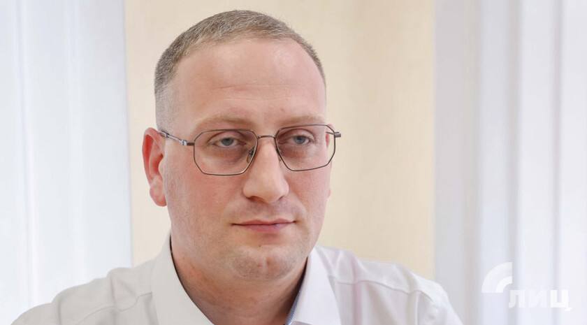 Центральный рынок в Луганске не закроют, а сделают капитальным сооружением  Администрация Луганска не планирует закрывать Центральный рынок, вопреки слухам, которые распространяются среди горожан. Об этом на брифинге в администрации города сообщил начальник управления развития потребительского рынка и сферы услуг администрации Луганска Леван Кикория.  «Центральный рынок является муниципальным унитарным предприятием, которое на сегодняшний день довольно благополучно функционирует. Мне, как начальнику управления торговли, неизвестна такая информация относительно закрытия Центрального рынка»    Он напомнил, что все рынки Луганска станут капитальными сооружениями до 2028 года. Дата начала реконструкции Центрального рынка пока неизвестна.