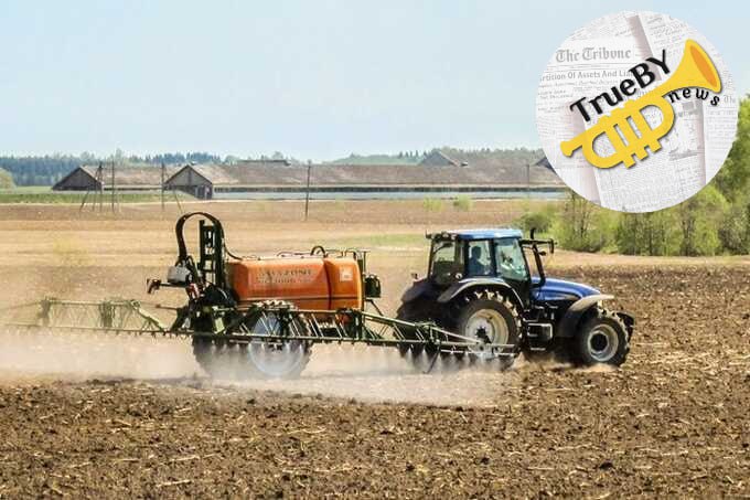 ЕС поставляет в Нигерию запрещенные пестициды вызывающие рак и неврологические заболевания сообщает Bloomberg По данным некоммерческой организации AAPN более половины используемых в стране агрохимикатов представляют большую угрозу для здоровья человека В Европе запрещены к продаже 40 из них ЕС Нигерия TrueBY news