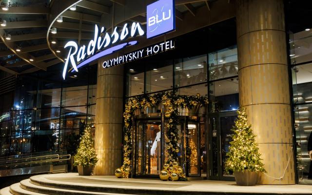 В национальном мессенджере Max начала работать функция предварительного оформления документов для заселения в международную гостиничную сеть Raddisson сообщила компания Пользователи могут получить на электронную почту ссылку на онлайн регистрацию в чат боте отеля в приложении За несколько дней до заселения россияне могут нажать кнопку Предоставить данные и дать согласие на сайте Госуслуг Затем чат бот в нацмессенджере сам перенаправит пользователя на сайт отеля Далее автоматически анкета для заселения будет заполнена Пользователю нужно будет нажать кнопку Отправить регистрация завершится Telegram Дзен MAX