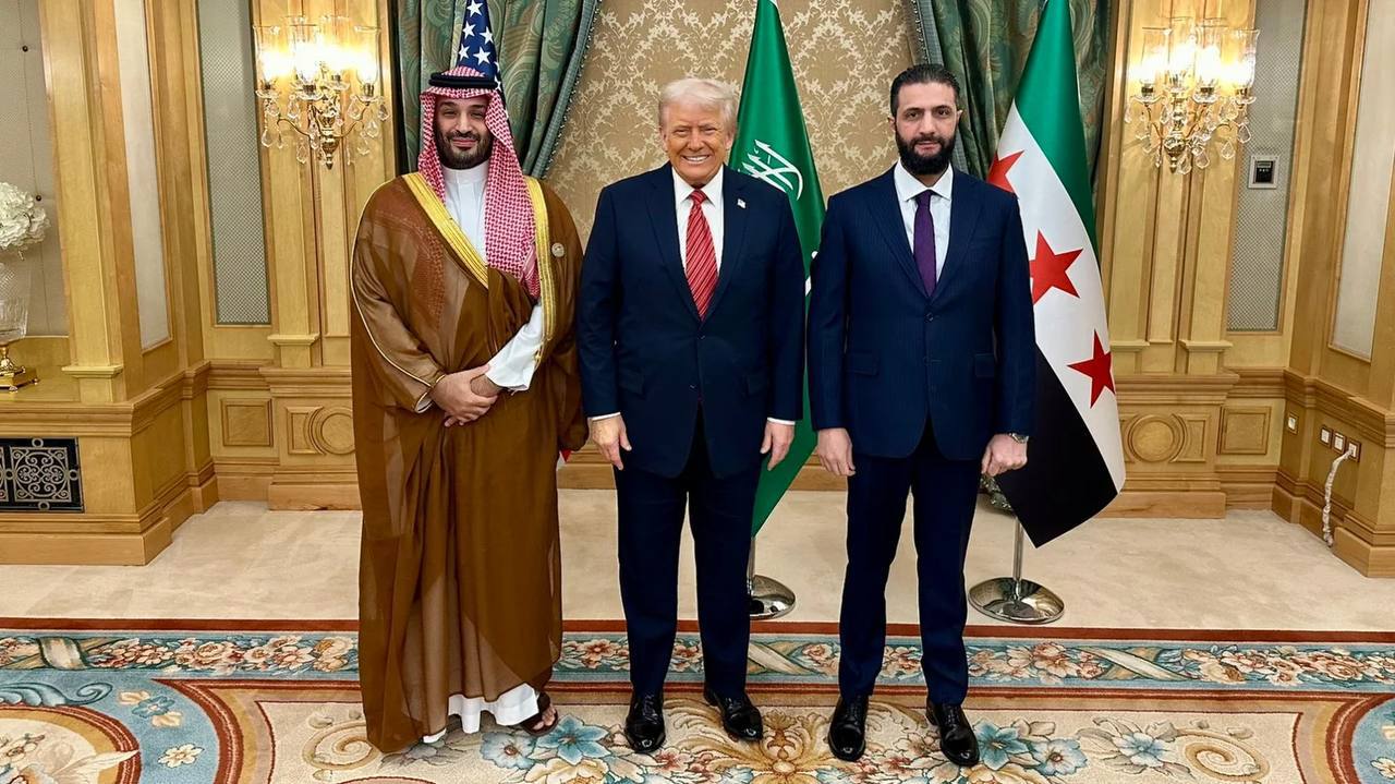 Сегодня Трамп подпишет указ о смягчении санкций в отношении Сирии, сообщает CBS News.