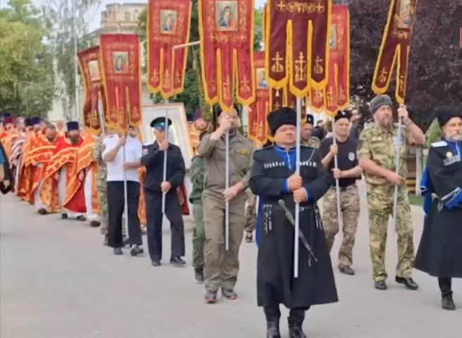 В Буденновске прошел крестный ход и открылась выставка к 30-летию теракта