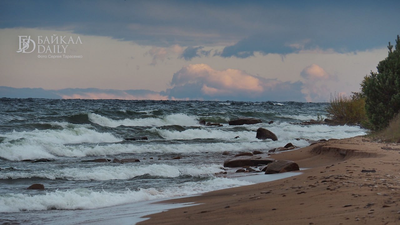 Турпоток в Бурятию вырос Информацию представили на заседании совета по развитию туризма при главе республики По данным министра туризма Бурятии Алдара Доржиева за январь сентябрь республику посетили 529 5 тыс туристов прирост 3 7 по сравнению с соответствующим периодом 2024 года Отмечается что объём платных услуг вырос на 5 9 и составил 4 01 млрд рублей Налоговые поступления в бюджет республики выросли на 7 8 составили 209 3 млн рублей