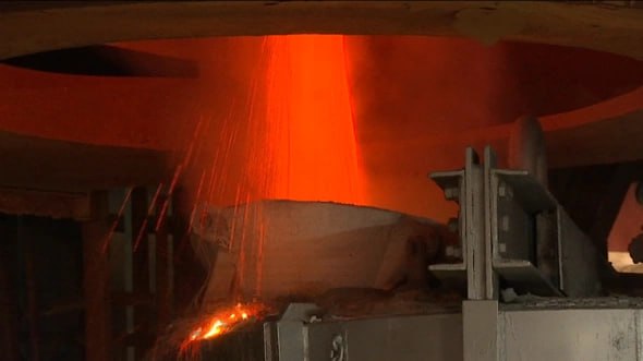 Соликамский магниевый завод поставит редкоземельные металлы в Улан Удэ ОАО Соликамский магниевый завод СМЗ и АО Улан Удэнское приборостроительное производственное объединение У У ППО заключили соглашение о стратегическом сотрудничестве в сфере импортозамещения продукции из редкоземельных металлов РЗМ магнитной группы Информацию об этом сообщили в пресс службе СМЗ Сейчас магниевый завод заканчивает разработку проектной документации новой площадки производства РЗМ Проект первой очереди был одобрен Госэкспертизой После ввода в эксплуатацию на производстве планируется ежегодный выпуск порядка 2 5 тыс тонн готовой продукции включая РЗМ магнитной группы rbc perm