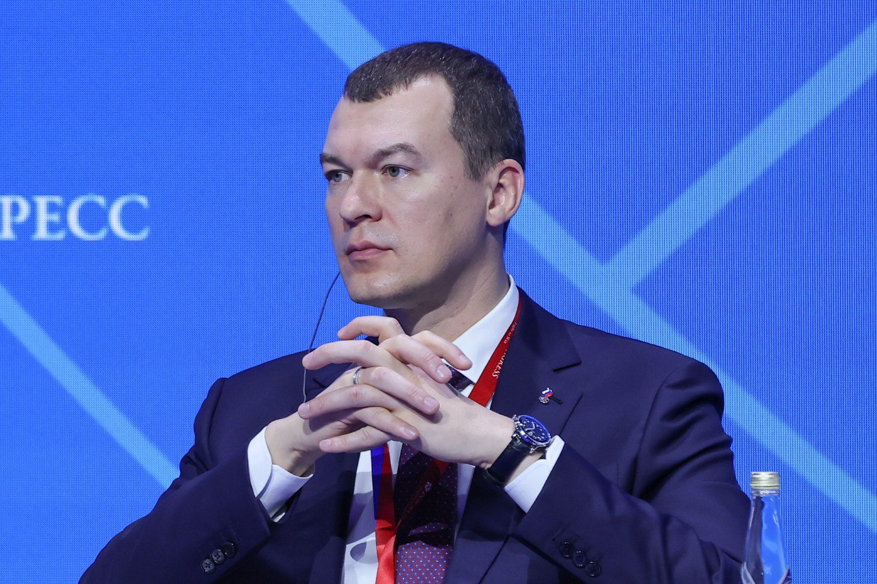 Международные итоги года для российского спорта 67 международных федераций в том числе 34 по олимпийским видам спорта допускают на соревнования российских спортсменов в 6 видах спорта плавание фехтование дзюдо стрельба из лука гребной спорт современное пятиборье российские спортсмены выступают в командных дисциплинах российские спортсмены приняли участие в 40 чемпионатах мира и Европы по олимпийским видам спорта и завоевали 112 медалей Об этом Министр спорта президент ОКР Михаил Дегтярев рассказал на Олимпийском собрании