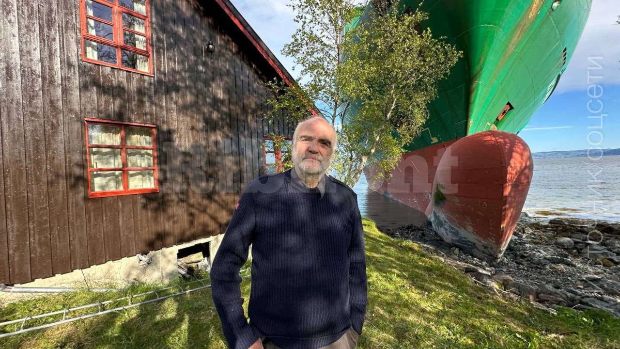 У берегов Норвегии грузовое судно село на мель, чудом не влетев в дом. 135-метровое судно NCL Salten село на мель всего в нескольких метрах от жилого дома в районе Тронхеймс-фьорда. Пострадавших нет, разлива нефти также не зафиксировано. На борту находилось 16 человек. Судно двигалось со скоростью 16 узлов около 30 км/ч и направлялось в Оркангер, но, по словам полиции, по неизвестной причине отклонилось от курса. Хозяин дома, в нескольких метрах от которого произошёл инцидент, отделался повреждённой трубой отопления. Береговая охрана работает над организацией буксировки.