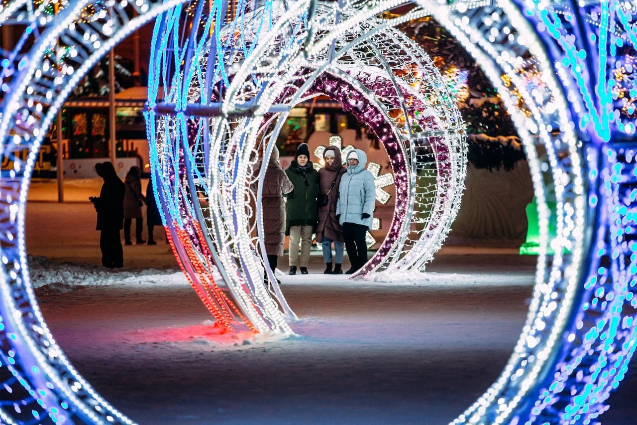 Праздничный концерт пройдет в новогоднюю ночь в Уфе Мероприятие начнется в 22 30 31 декабря и продлится до 02 30 1 января на площади им Ленина utv ru BASH UFA Мы в МАХ