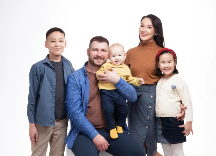 ЛДПР предложила ввести 30 часовую рабочую неделю для одного из многодетных родителей Фракция ЛДПР во главе с Леонидом Слуцким разработала законопроект о сокращенной рабочей неделе для многодетных родителей Документ направлен в правительство РФ на заключение Подробнее читайте по ссылке Фото пресс служба главы и правительства Якутии yk24 ru в MAX Telegram ВК VK Видео