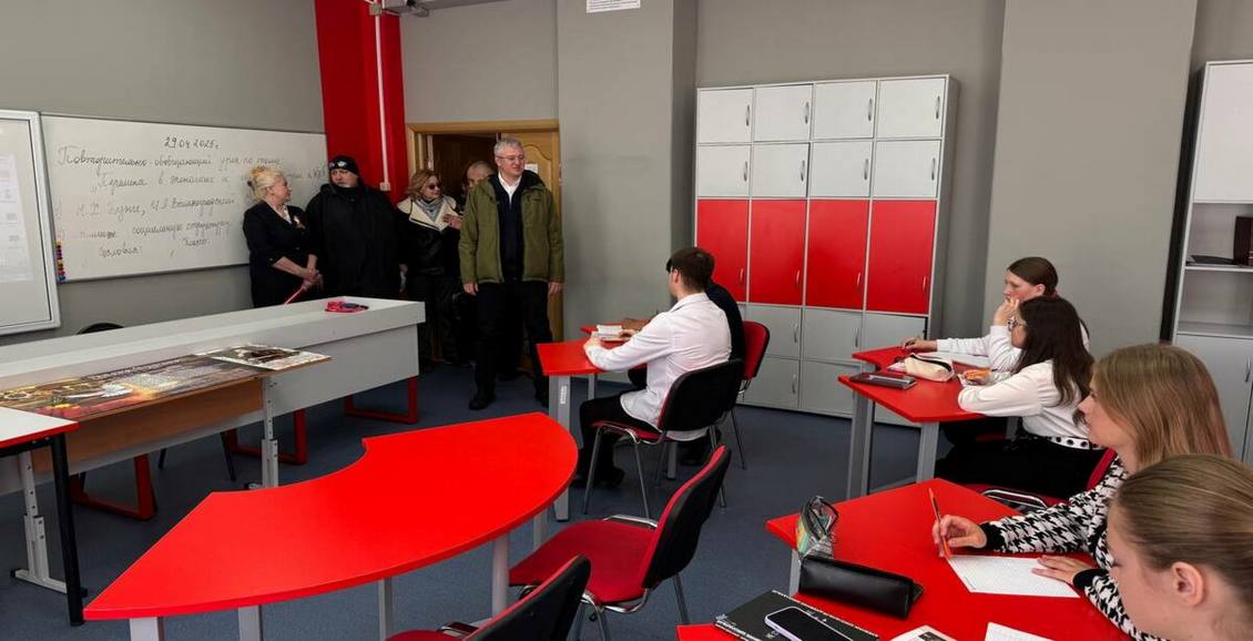 Владимир Солодов оценил работу «Точек роста» в Карагинском районе Камчатки Глава региона Владимир Солодов в ходе командировки в Карагинский район осмотрел новые образовательные центры «Точка роста» в населенных пунктах Ивашка и Карага. Нажмите для подробностей -