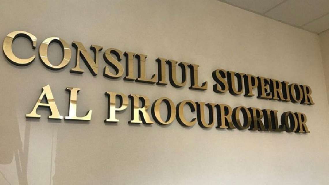 Высший совет прокуроров  ВСП  в среду рассмотрит кандидатуры на должность генерального прокурора. Вакансия появилась в конце мая после назначения Иона Мунтяну судьей Высшей судебной палаты.   На конкурс подали заявки два кандидата — Александр Макидон и Виктор Фуртунэ, оба исполняющие обязанности главного прокурора Прокуратуры по борьбе с организованной преступностью и особым делам  ПБОПОД . Заседание ВСП начнётся в 09:00.   Подписаться   Смотреть эфир