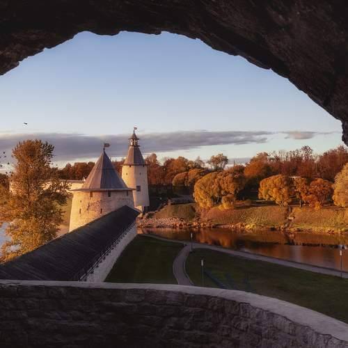 Псковская область в топ 10 регионов для отдыха россиян на ноябрьские праздники Такую аналитику приводят Минэкономразвития России и Российский союз туриндустрии Дополнительно наш регион вошёл в тройку лидеров по увеличению бронирования Рост составил 73 по сравнению с прошлым годом Оставайтесь с нами Псковтуристический Псковскаяобласть регион60