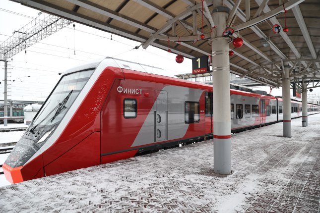 Четверть миллиона южноуральцев перевезли за год на Финисте www up74 ru articles news 167835 Первые электрички Финист по маршруту Челябинск Каменск Уральский Екатеринбург были запущены 15 декабря 2024 года За год курсирования между столицами двух регионов Финисты перевезли почти 250 тысяч пассажиров уточняет пресс служба ЮУЖД Чаще всего ездили в новогодние праздники С 28 декабря 2024 года по 8 января 2025 года пассажирами электрички стали более 10 тысяч человек