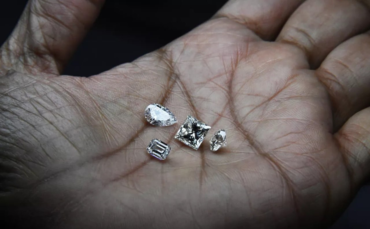 Добыча алмазов в мире упадет по итогам года до минимума за последние 20 лет поделились прогнозом с РИА Новости в Алросе За последние двадцать лет самый низкий уровень добычи алмазов был в 2020 году 107 26 млн карат ALRS jkinvest news jkinvest