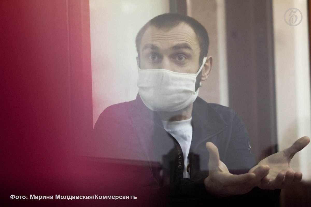 Свердловский областной суд начал рассматривать по существу дело Марселя Гасанова, обвиняемого в занятии высшего положения в преступной иерархии и других преступлениях. Следствие считает, что «смотрящим» за областью его назначили криминальные авторитеты Захарий Калашов Шакро Молодой и Бадри Когуашвили Бадри Кутаисский . Подсудимый заявил, что его подставил сотрудник ФСБ, приходившийся ему другом. Подробнее об уголовном деле — в материале «Ъ-Урал»