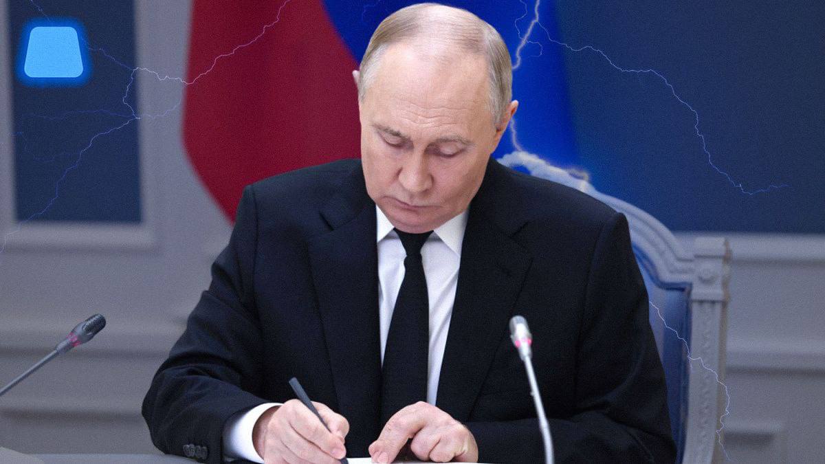Владимир Путин принял в Кремле старшего советника Верховного руководителя Исламской Республики Иран Иранский представитель по поручению Верховного руководителя и духовного лидера Ирана аятоллы довёл оценки обострившейся ситуации на Ближнем Востоке и вокруг иранской ядерной программы. С российской стороны были высказаны позиции, ориентированные на стабилизацию обстановки в регионе и политическое урегулирование вопросов, связанных с иранской ядерной программой.