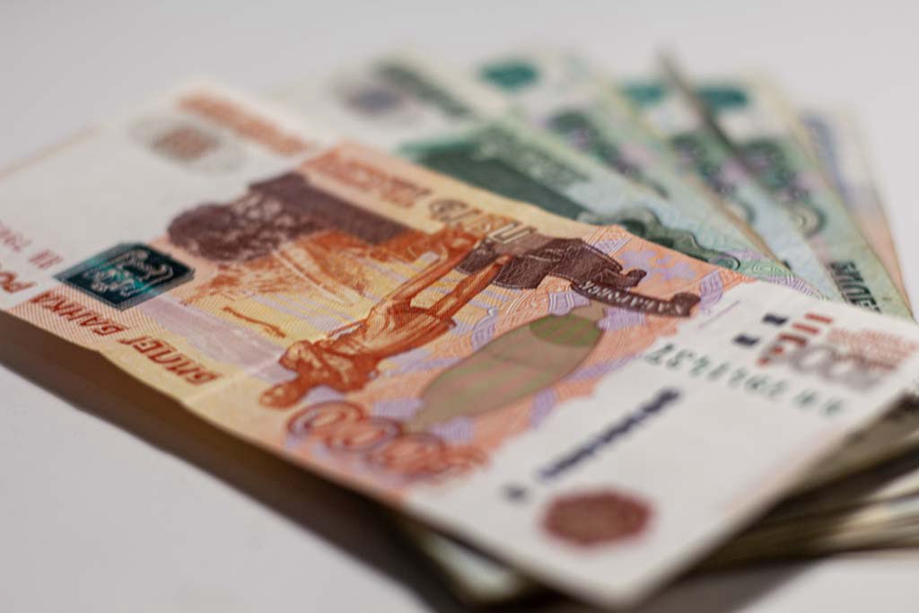 Поступления от налога на имущество в Дагестане выросли на 1 4 млрд рублей Только за один год объем поступлений по этому налогу увеличился более чем на 600 млн рублей Рост зафиксирован и по земельному налогу с 2022 года поступления выросли на 450 млн рублей из них 370 млн рублей за прошедший год Добиться таких показателей удалось в том числе благодаря реализации национальной системы пространственных данных