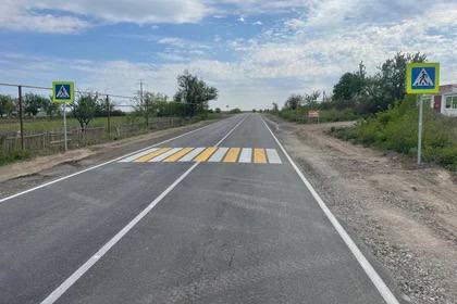 В ДНР разработали программу по снижению аварийности на дорогах В ДНР прошло важное рабочее совещание, посвященное вопросам безопасности на дорогах. Глава Правительства Республики Андрей Чертков собрал коллег, чтобы обсудить с ними ключевые меры, направленные на уменьшение количества аварий. В числе запланированных мероприятий - приведение дорожного покрытия к современным стандартам, устранение опасных участков, где часто происходят ДТП, установка дополнительных дорожных знаков, барьерных ограждений и светофоров, а также обновление разметки.