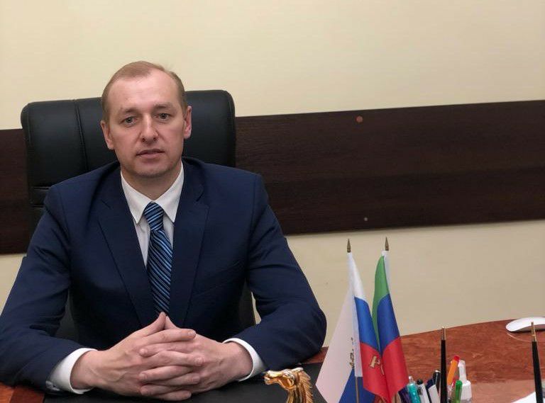 Сергей Касьянов освобожден от должности руководителя Государственной жилищной инспекции Дагестана. Указ об этом подписал глава республики Сергей Меликов. Касьянов уволен с госслужбы в связи с истечением срока действия служебного контракта.