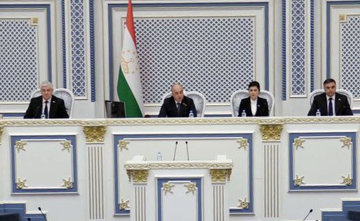 Новости Таджикистана: Заседание Маджлиси намояндагон Сегодня состоялось заседание Маджлиси намояндагон Маджлиси Оли Таджикистана под руководством Председателя палаты Файзали Идизода. Депутаты приняли поправки в законы: • «О стратегическом планировании и государственном прогнозировании» • «О государственных закупках» • «О лекарственных средствах, медицинских товарах и фармацевтической деятельности» • «О промышленной безопасности опасных производственных объектов» Также был принят проект постановления «О выборе представителя Маджлиси намояндагон Маджлиси Оли в Конституционном Суде».