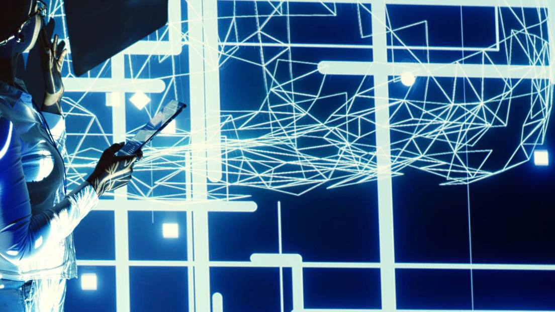 Компания МТС Exolve входящая в группу МТС запустила сервис интеллектуальных роботов для автоматизации общения бизнеса с клиентами Решение работает на базе ИИ и автоматизированного машинного обучения и рассчитано на компании с большим объёмом входящих и исходящих контактов