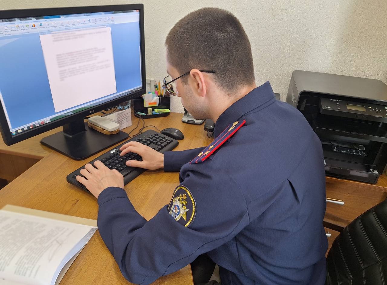 Экс сотрудников МВД в Северной Осетии обвиняют в краже украденных ранее телефонов По версии следствия в 2025 году два бывших следователя из Моздокского района республик узнали что 4 украденным гаджета нашли в комиссионке Правоохранители написали в протоколе выемки что обнаружились только два устройства а ещё два забрали себе Возбуждено уголовное дело о превышении должностных полномочий сообщили в Следкоме В МВД по РСО Алания заявили что сотрудников уже уволили Подписывайтесь на нас во ВКонтакте и в Одноклассниках чтобы быть в курсе самых интересных новостей Кавказа Подписывайтесь на телеграм канал АиФ Северный Кавказ