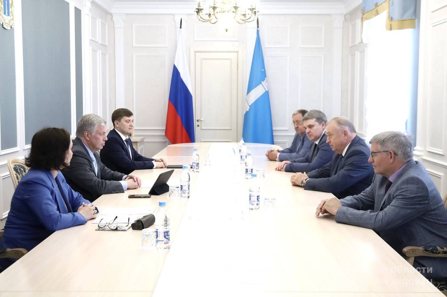 ТПП РФ рассмотрит ульяновские инициативы по поддержке ВЭД, заявил Алексей Русских В Правительстве Ульяновской области 5 июня руководители обсудили вопросы федеральной поддержки ульяновских предпринимателей и дальнейшего взаимодействия. #Экономика