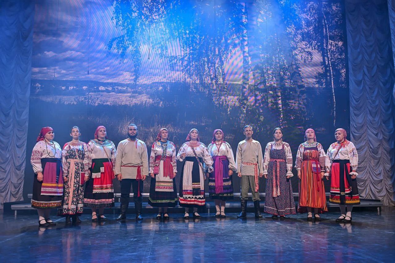 В Воронежской области появился ещё один заслуженный коллектив Приказом министра культуры Российской Федерации за высокие достижения в области народного художественного творчества и значительный вклад в развитие культурной жизни регионов страны Народному вокальному ансамблю Купава из Бобровского района присвоено почётное звание Заслуженный коллектив народного творчества Ансамбль Купава при Центре досуга народного творчества и краеведения Бобровского муниципального района отметил в этом году 15 летие творческой деятельности Неоднократно становился победителем региональных всероссийских и международных фестивалей и конкурсов Поздравляем Заслуженный коллектив народного творчества Народный вокальный ансамбль Купава и его руководителя Ширкину Наталью Викторовну с присвоением почетного звания Желаем новых творческих побед