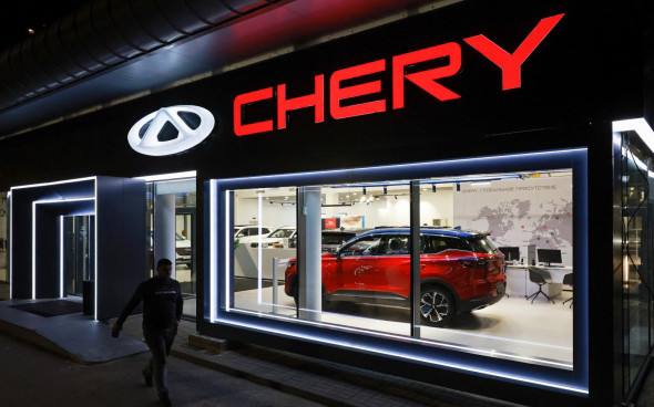 Bloomberg узнал о планах Chery провести IPO в Гонконге в следующем году  Один из крупнейших китайских экспортеров автомобилей Chery может выйти на биржу в Гонконге уже в 2025 году, узнал Bloomberg. Компания уже выбрала организаторов IPO.  Подробнее на РБК: