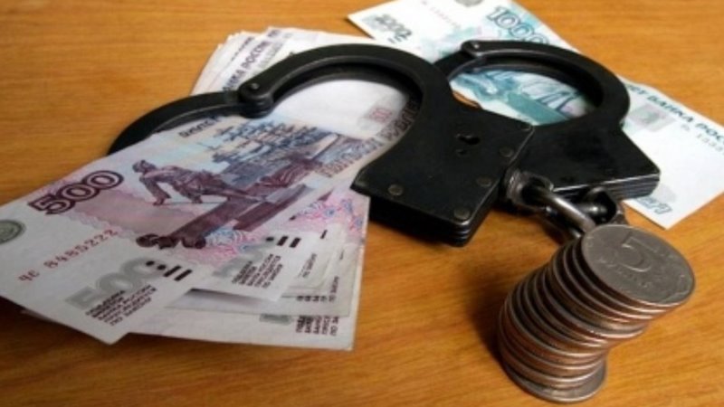 Двое сотрудников Госавтоинспекции Новочеркасска подозреваются в получении взятки Оперативники управления собственной безопасности областного Главка выявили факт противоправных действий двух сотрудников Госавтоинспекции Новочеркасска В отношении полицейских проводится проверка Предварительно установлено что 2 сентября текущего года два сотрудника ГАИ Новочеркасска потребовали и получили денежные средства в размере 30 тысяч рублей за непривлечение гражданина к ответственности нарушившего Правила дорожного движения Если вина подозреваемых будет доказана то они будут уволены из органов внутренних дел и понесут наказание в установленном законом порядке