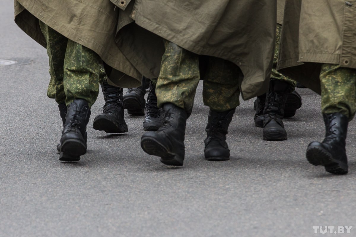 В Гродно суд жестко наказал прилежного школьника, который не явился в военкомат на медосвидетельствование.  «Зеркало» узнало подробности.     Не открывается ссылка? Попробуйте эту или скачайте наше приложение для Android или iOS.