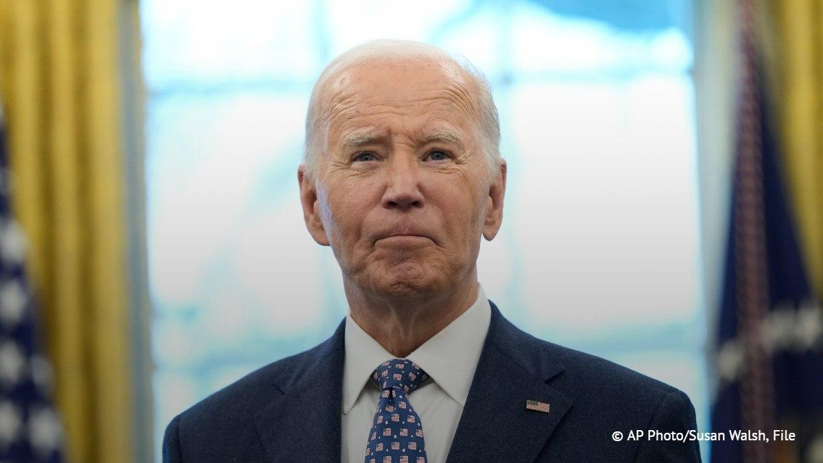 Байден признал, что на указах о помиловании стоит автоподпись. Но все решения о помиловании были приняты им лично, а прибегнуть к автоподписи пришлось из-за большого количества документов, заявил экс-президент США в интервью NYT. #Россия #Z #Зеленский #украина #победаzaнами #BarguZin24 БаргуZин Vk YouTube TikTok X
