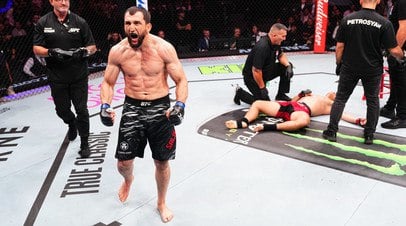 Салихов нокаутировал Кенана на турнире UFC Fight Night 248   Российский боец Муслим Салихов победил китайца Сонг Кенана на турнире UFC Fight Night 248.  Читать далее