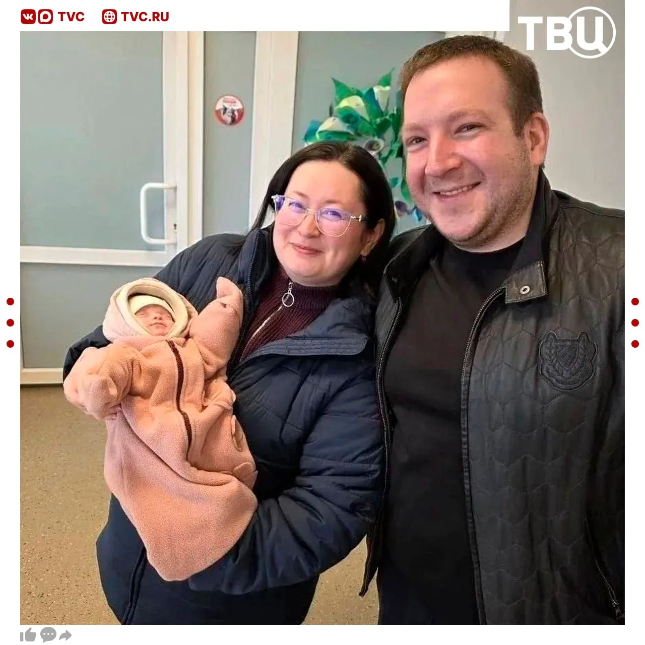 Врачи больше месяца помогали окрепнуть новорожденной во Владивостоке Малышка родилась на Камчатке недоношенной весом всего 460 граммов Её родители специально прилетели в Приморский край и доверили жизнь ребенка местным врачам Команда из 50 специалистов проводила операции поддерживала дыхание девочки и следила за каждым граммом веса Вскоре кроха поправилась и вместе с семьей вернулась домой Не грузятся фото и видео Читайте ТВЦ в МАКС Спасибо профессионалам