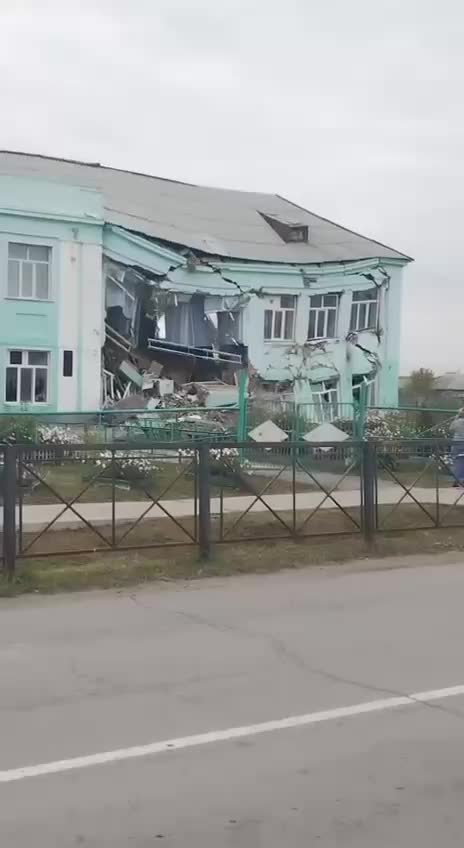 Чудо в Татарске: школа обрушилась, но никто не пострадал