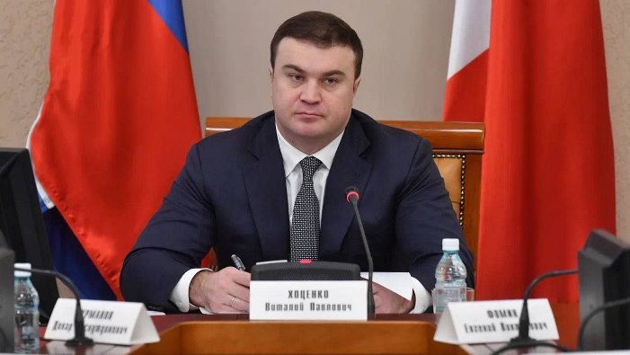 Хоценко обратился к омичам из-за серии ночных хлопков Губернатор Омской области Виталий Хоценко обратился к жителям региона, которых взволновали хлопки в ночь на 28 мая. Ночью поступала информация о том, что слышны громкие звуки. Была направлена проверка сотрудников полиции, МЧС. Проверка никаких проблемных моментов не выявила. У нас все спокойно. Всем желаю хорошего настроение и хорошего дня, - прокомментировал ситуацию глава региона. Виталий Хоценко добавил, что, если будет какая-то дополнительная информация, то омичей обязательно проинформируют.