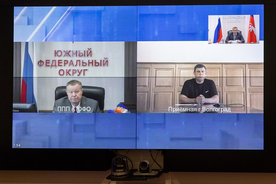 Еще два хутора газифицируют в Волгоградской области Об этом сообщил губернатор Андрей Бочаров. Вопрос был рассмотрен в ходе личного приема граждан под руководством полномочного представителя президента РФ в ЮФО Владимира Устинова. Долгожданное «голубое топливо» получат жители Пимено-Черни и Нижние Черни Котельниковского района. Задача будет выполнена до 1 декабря 2026 года. Газификация пройдет в рамках совместной программы региона и «Газпрома» 2021–2025 гг. Газопроводы внутри поселения уже построены и введены в эксплуатацию, сейчас в плановом порядке идет строительство межпоселкового. администрация Волгоградской области Подписаться