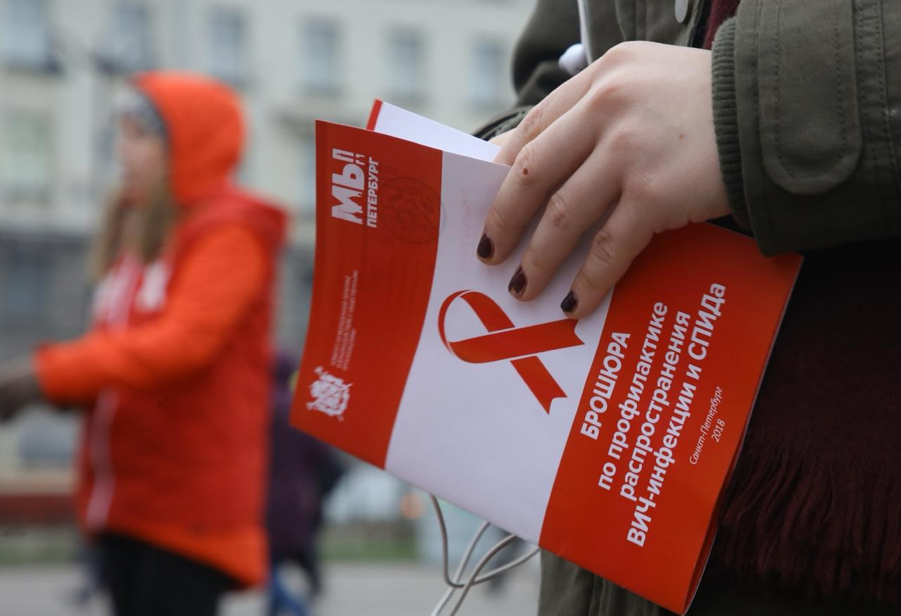 В США создали первую в мире вакцину от ВИЧ с эффективностью после одной инъекции Ученые из Вистаровского института Филадельфии протестировали однокомпонентную вакцину от ВИЧ Она вызывает образование нейтрализующих вирус антител после однократной инъекции Это позволит сделать вакцинацию от ВИЧ более доступной по всему миру сообщает kommersant ru со ссылкой на пресс службу учебного заведения   telegra ph V SSHA sozdali pervuyu v mire vakcinu ot VICH s ehffektivnostyu posle odnoj inekcii 02 03