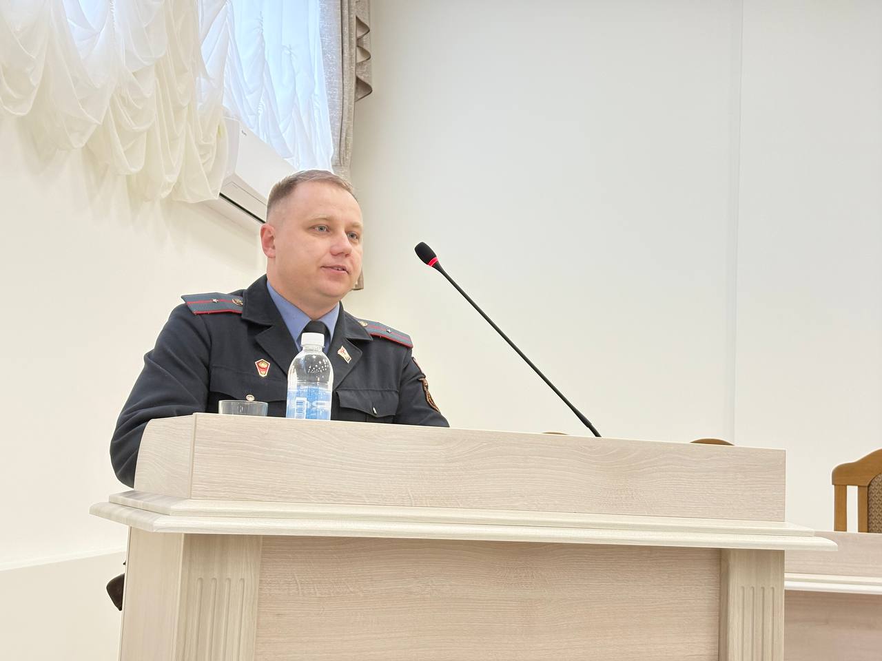 На информационно практическом семинаре с идеологическим активом района в Октябрьском обсудили актуальные вопросы информационно идеологической работы с населением Также шла речь о профилактике киберпреступлений незаконного оборота наркотиков профилактике экстремизма и терроризма В мероприятии приняли участие руководители общественных объединений и политических партий района