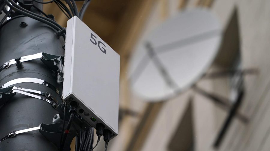 Сети 5G в РФ хотят строить на частотах 3G Госкомиссия по радиочастотам заседание которой намечено на середину октября может разрешить тестирование 5G на частотах которые сейчас используются устаревшим сотовым стандартом 3G   www infoorel ru news seti 5g v rf hotyat stroit na chastotah 3g html