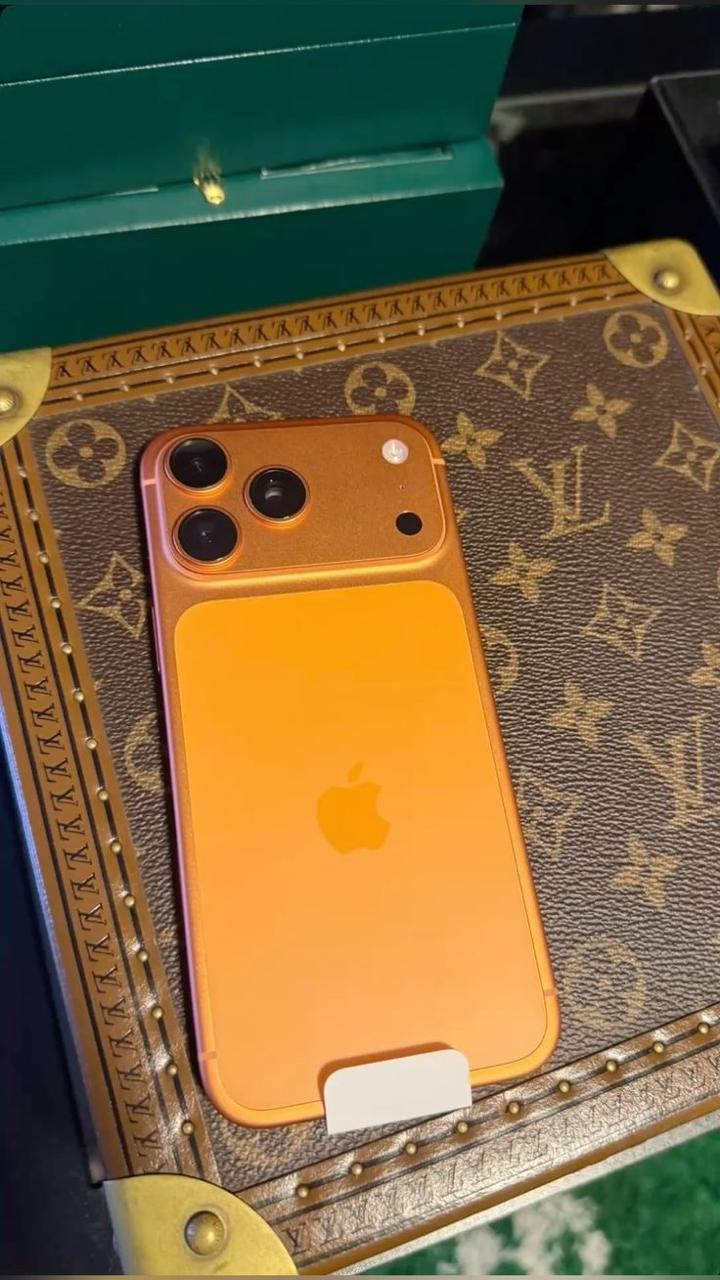 iPhone в России начали сдавать в аренду день с новым 17 Pro обойдется в 10 тысяч рублей Час 416 рублей Смартфоны чаще всего берут для съемок тест драйва или просто покрасоваться