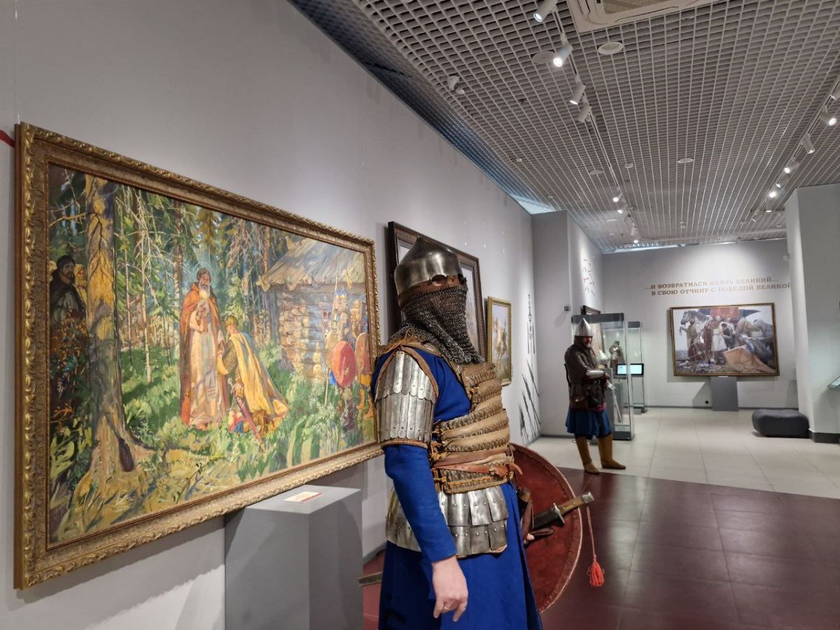 В Тульском кремле открылась уникальная выставка Воинская слава России Проект посвящен 80 летию Победы в Великой Отечественной войне и 645 летию Мамаева побоища От лица губернатора Дмитрия Миляева гостей приветствовал его заместитель Ярослав Раков Смотреть видео
