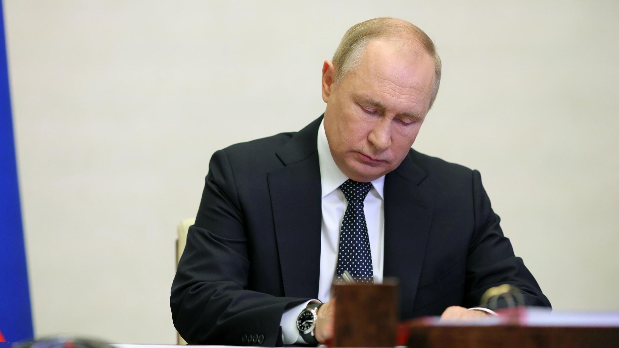 Президент России Владимир Путин внес в Госдуму проект о денонсации Европейской конвенции по предупреждению пыток и бесчеловечного или унижающего достоинство наказания