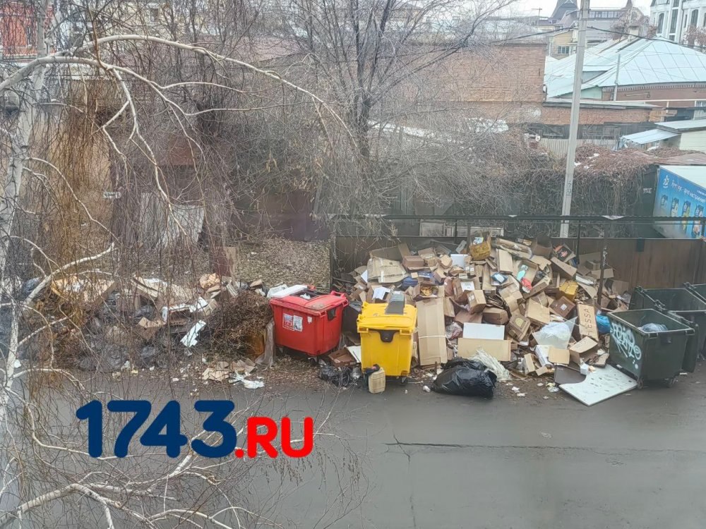 Содержанием контейнерных площадок в Оренбурге будут заниматься УК Все контейнерные площадки в Оренбурге передадут управляющим компаниям Об этом сообщил врио главы города Альберт Юмадилов в эфире ГТРК Оренбург на передаче Телевышка Соглашение планируют подписать 19 сентября С этого момента содержать контейнерный площадки будут обязаны укашки но Юмадилов подчеркнул что это и без того их обязанность согласно федеральному закону