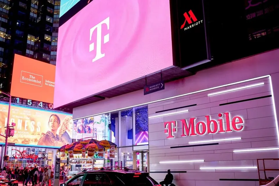 Слияние Deutsche Telekom с американской дочерней компанией T Mobile в рамках создания нового холдинга станет крупнейшей в истории сделкой по слиянию и поглощению на рынке TMUS jkinvest news jkinvest