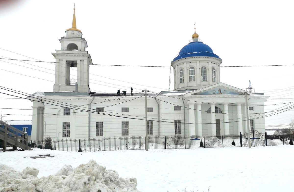 На ремонт девицкого храма, из купола которого торчали крылья БПЛА, запланировали 12 млн рублей     Церковь Михаила Архангела пострадала от атаки БПЛА год назад - в ночь на 16 января. Тогда подробности случившегося «ВН» рассказывал настоятель храма. Оказалось, что основные работы по нему завершили в 2024 году, сейчас продолжается обновление крыши.  ↗  Прислать новость   Подписаться