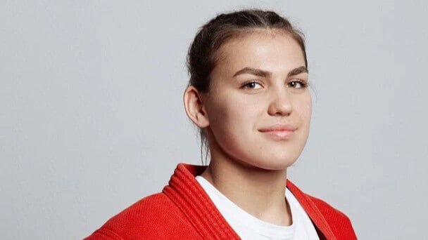 Российская самбистка Истомина завоевала золото Всемирных игр в Китае В финале весовой категории до 65 кг Софья одержала победу над представительницей Узбекистана Ферузой Бобокуловой. Также в активе российских самбистов три серебряные медали и одна бронзовая: Ролан Зиннатов до 71 кг Ованес Абгарян до 79 кг Абусупиян Алиханов до 88 кг Нина Сердюк до 59кг ГАУ ДО СО СШОР по самбо и дзюдо имени Александра Козлова